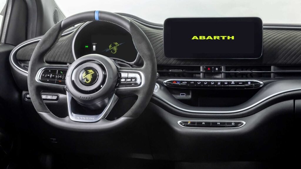 Abarth 500e interior