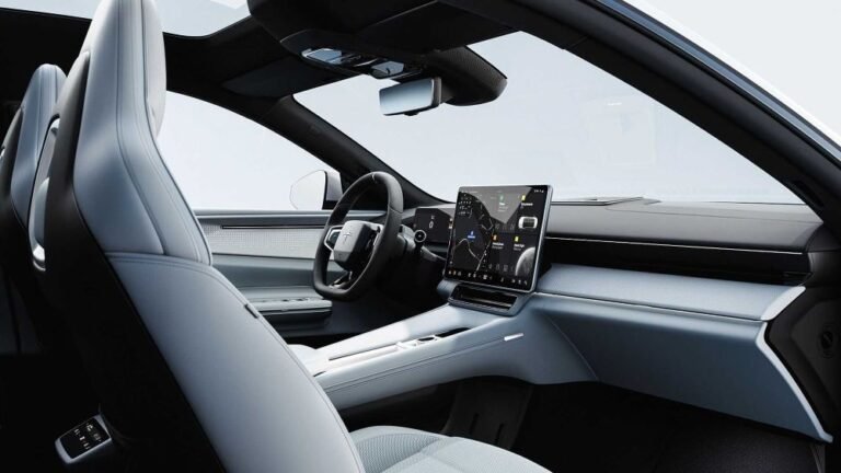 Polestar 4 interior