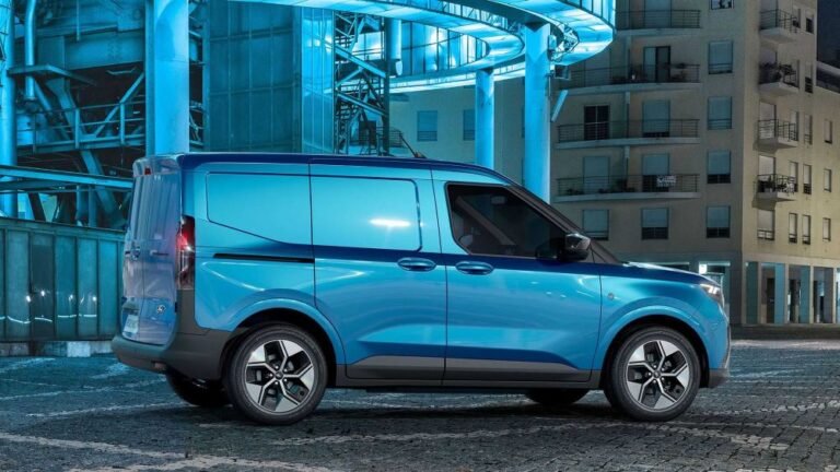 Ford E-Transit Courier