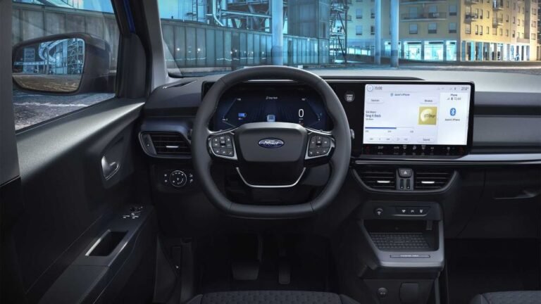 Ford E-Transit Courier interior