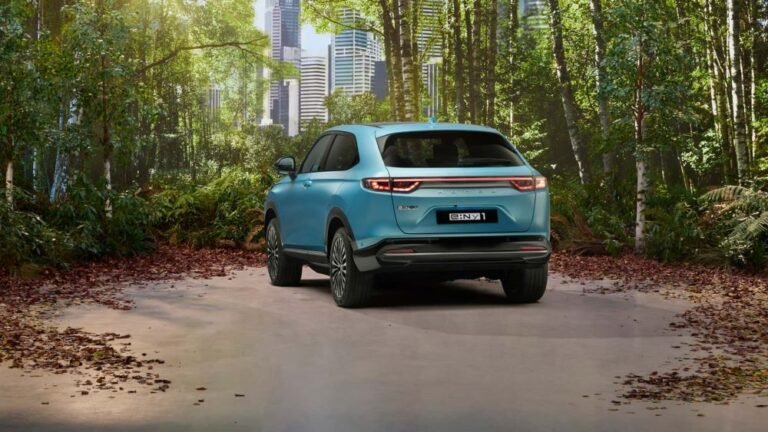 Honda e:ny1 Electrica spate