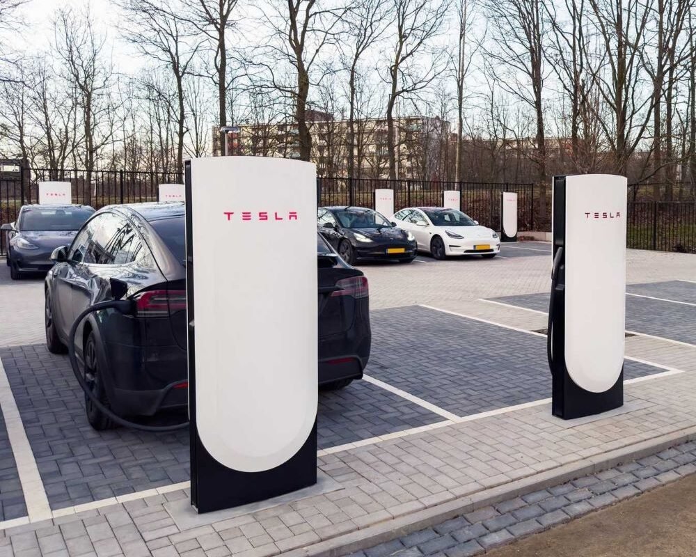 Prima statie supercharger Tesla V4 din Europa