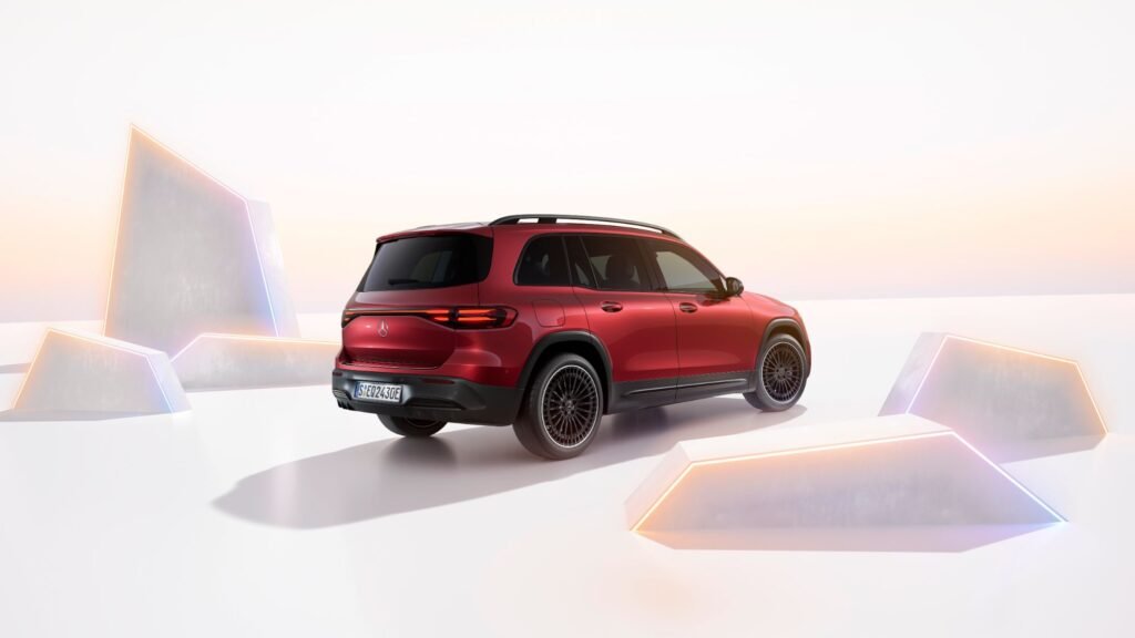 Mercedes-Benz EQB Stopuri