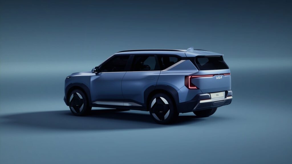 Kia EV5: Un SUV electric compact cu design futurist și performanțe decente -spate