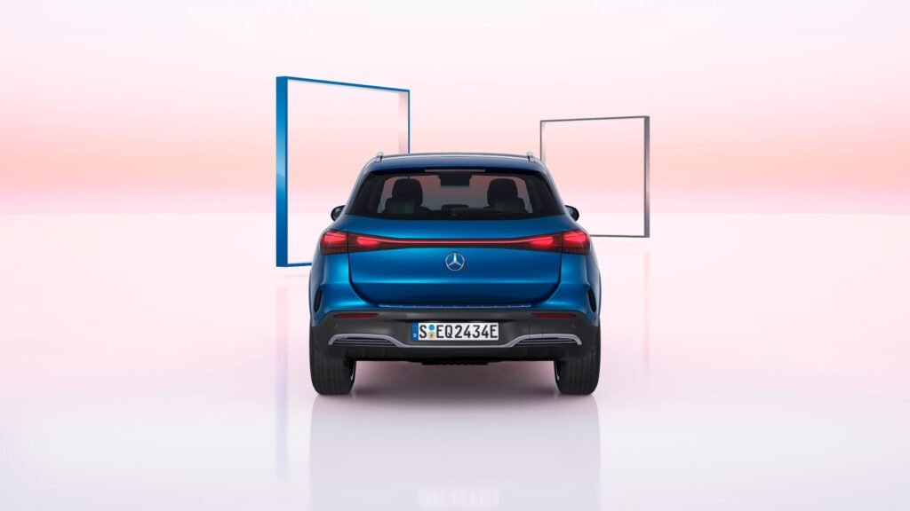 Mercedes-Benz EQA Stopuri