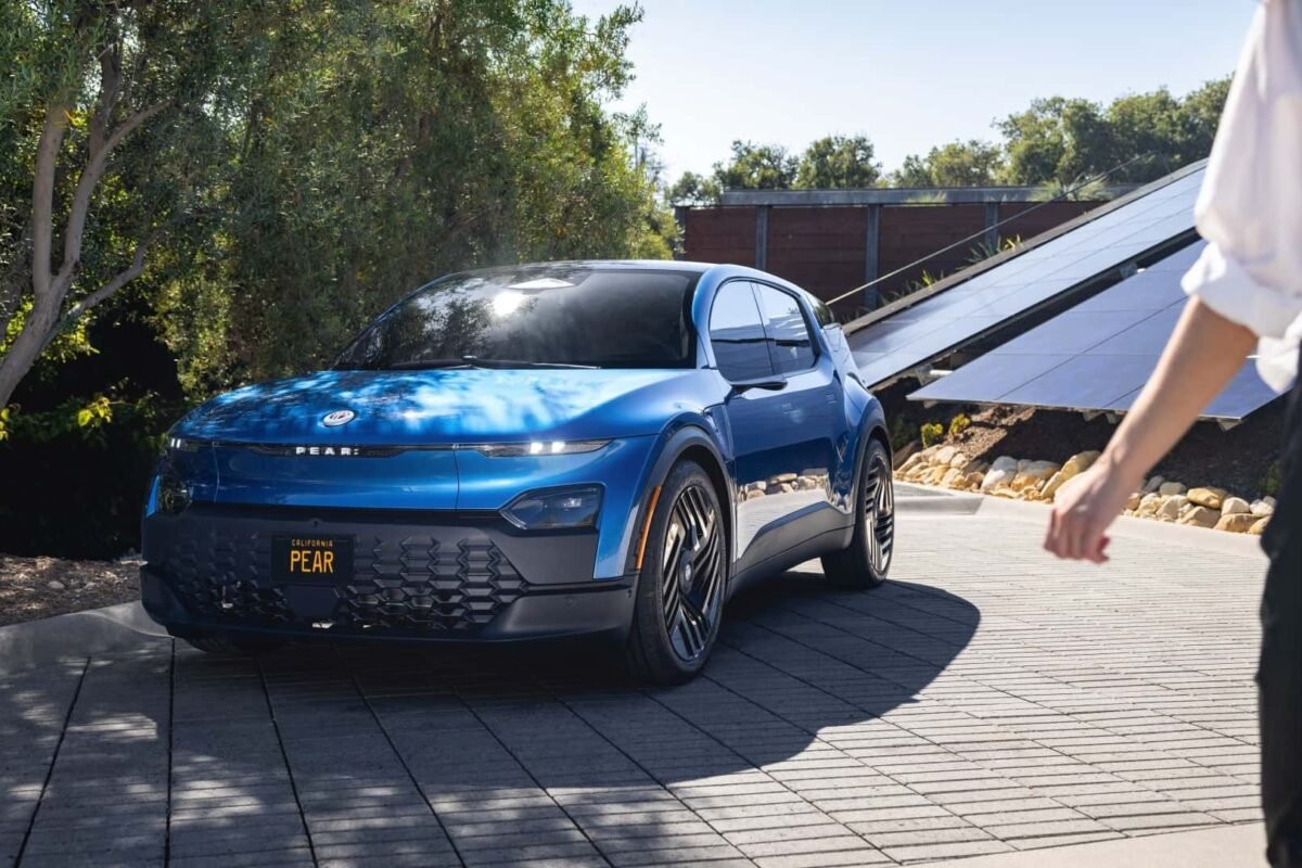 Fisker Pear: Crossover electric accesibil, inovator și durabil, cu design elegant, autonomie impresionantă și caracteristici revoluționare.