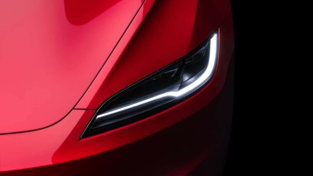 Tesla Model 3 Facelift: lumini de zi