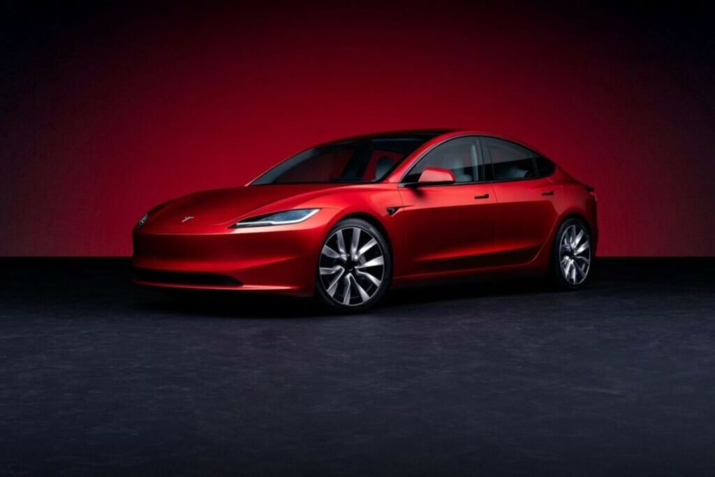 Tesla Model 3 Facelift: red
