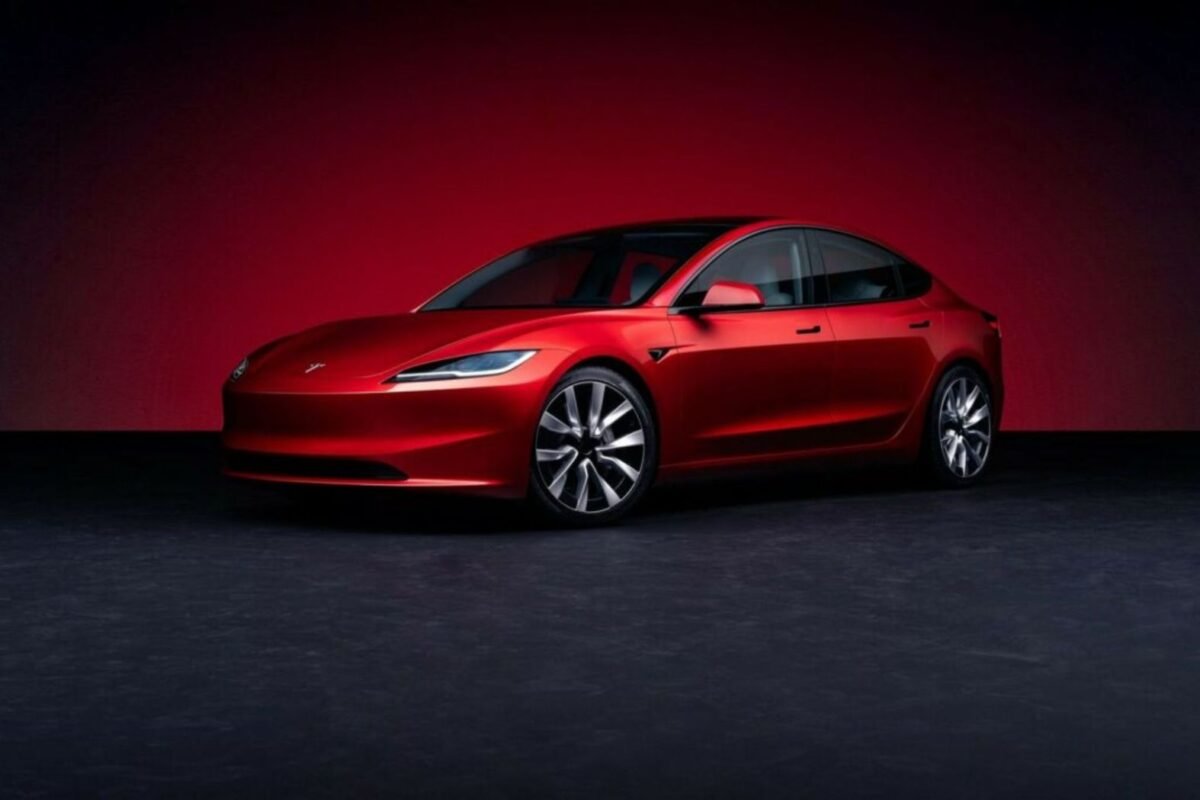 Tesla Model 3 Facelift: red