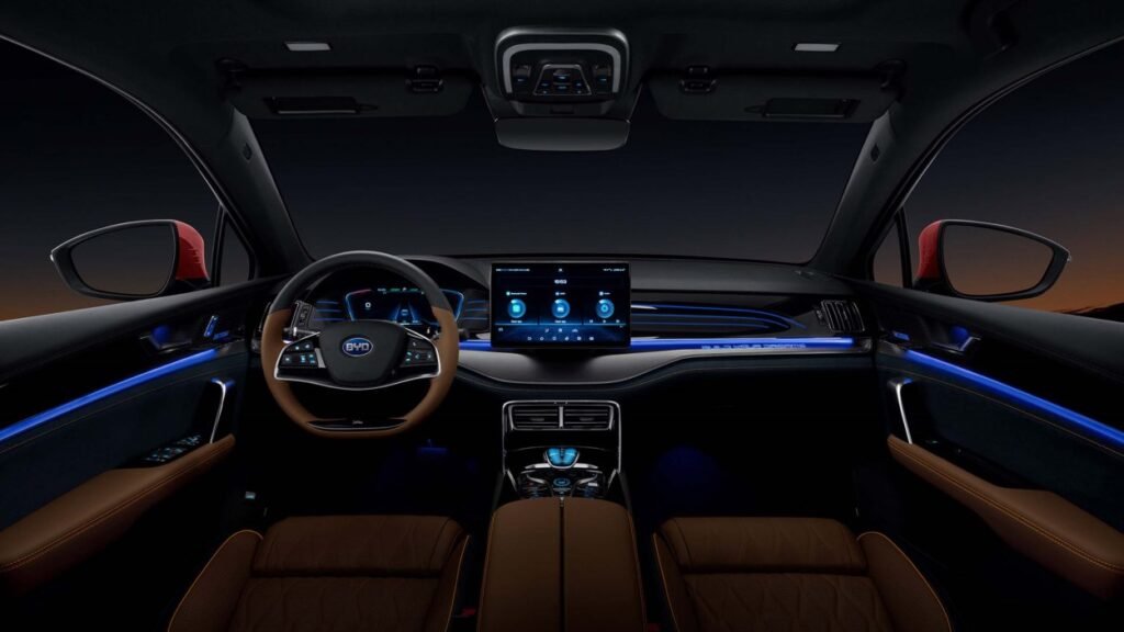 BYD Tang – SUV Electric cu 7 Locuri și 517 CP