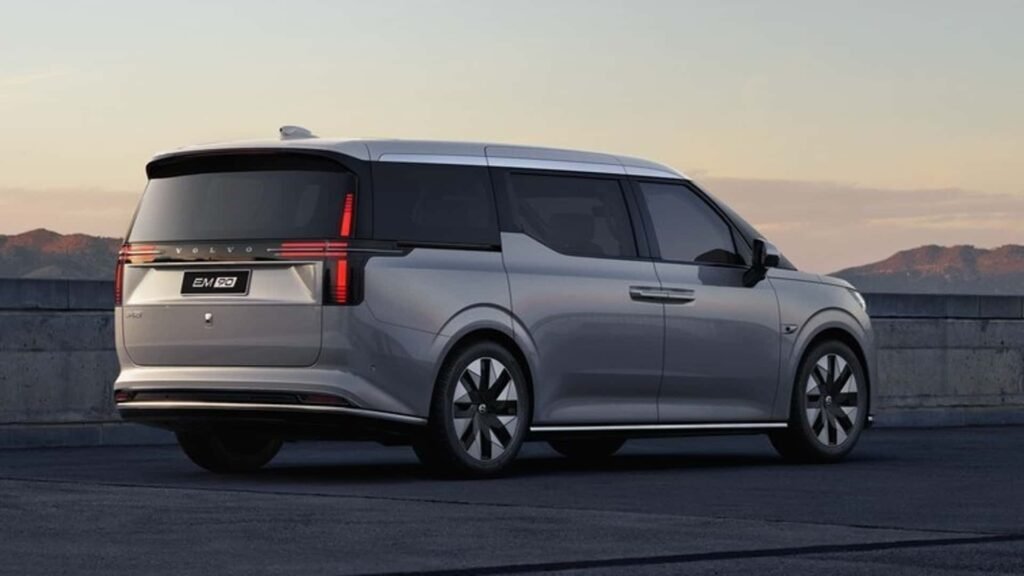 Volvo EM90: Noul Standard în Materie de Monovolume Electrice