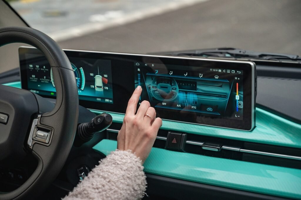 Allview intră pe piața mașinilor electrice cu CityZEN, o mașină cu autonomie de 170 km și un preț de 7.990 de euro