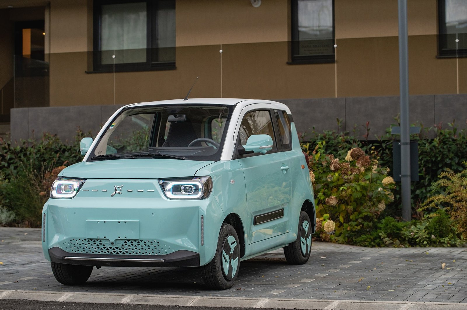 Read more about the article Allview intră pe piața mașinilor electrice cu CityZEN, o mașină cu autonomie de 170 km și un preț de 9.890 de euro*