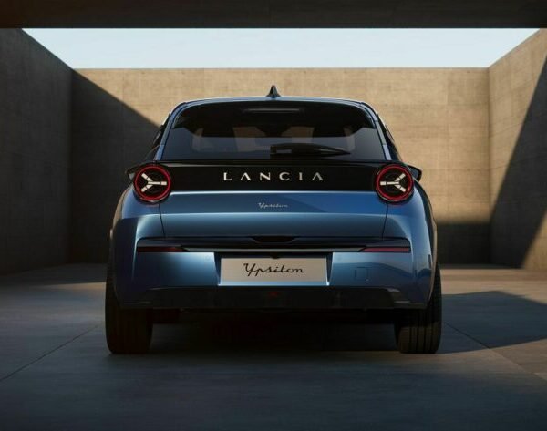 Lancia Ypsilon Electrică: Eleganță Italiană