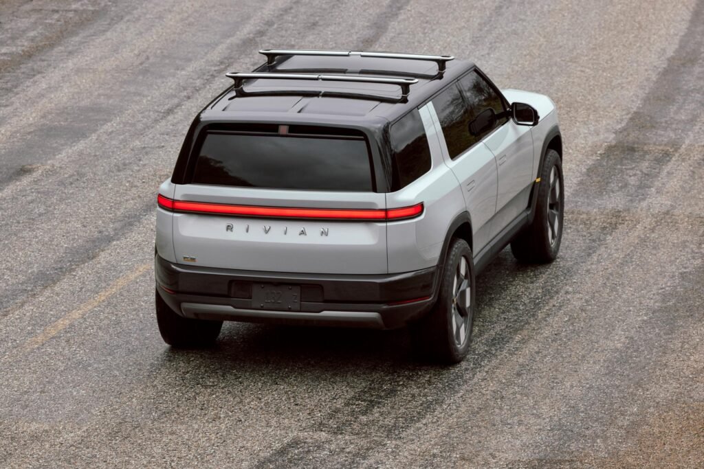 Rivian a lansat noile SUV-uri electrice, R2 și R3