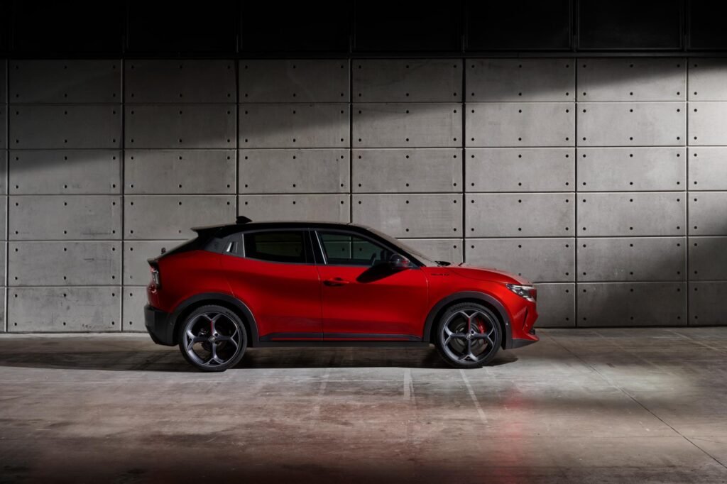 Alfa Romeo Milano: Primul Model Electric al Companiei