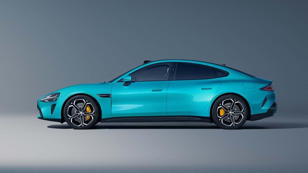 Xiaomi SU7 Electrizează Piața Auto: Peste 88.000 de Precomenzi