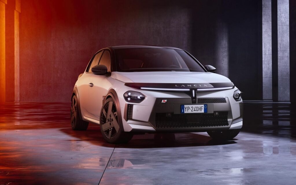 Lancia Ypsilon HF - noul hot hatch electric al marcii