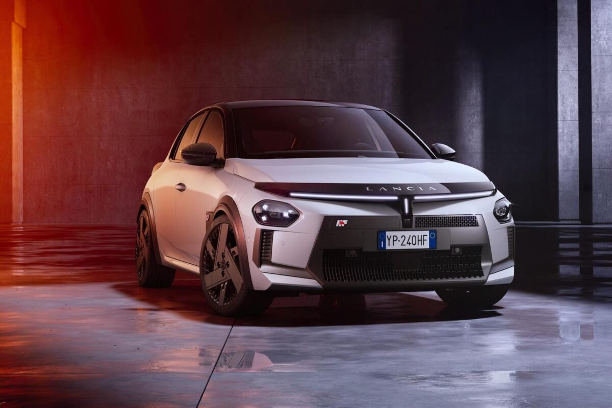 Lancia Ypsilon HF - noul hot hatch electric al marcii
