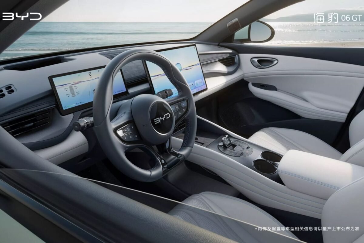 BYD Seal 06 GT plansa de bord