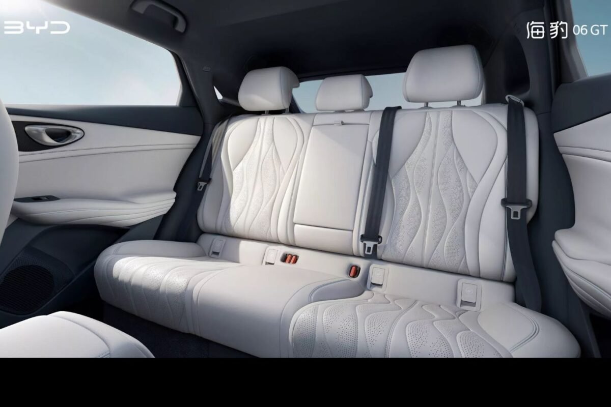 BYD Seal 06 GT bacheta spate