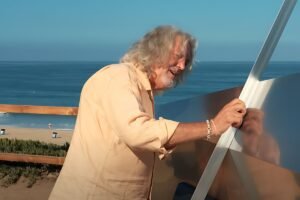 Read more about the article James May și Tesla Cybertruck: Opinie Surprinzătoare despre Pickup-ul Electric