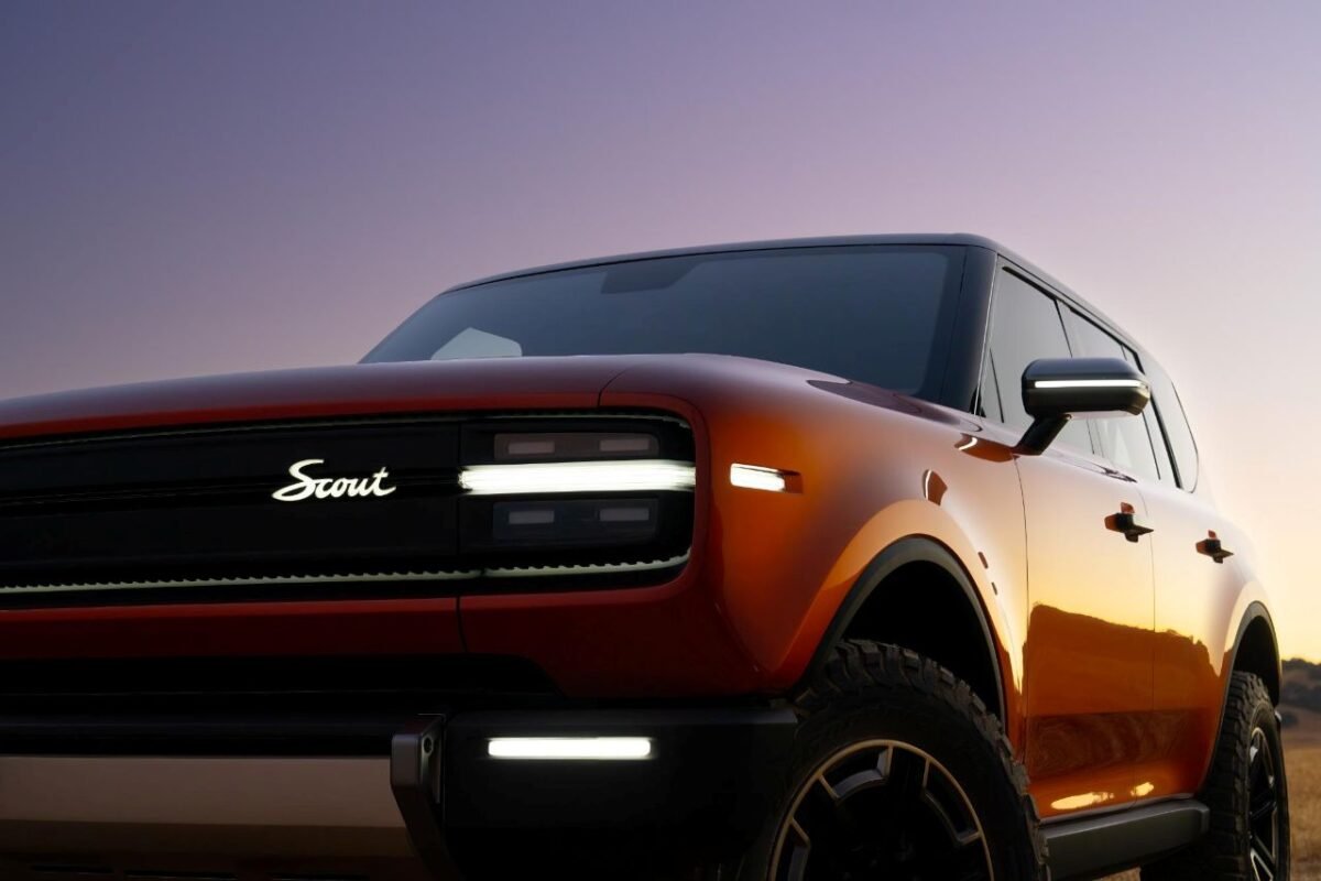 Scout Traveler SUV Electric, lumini de zi