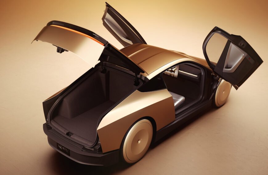 Tesla Cybercab portbagaj