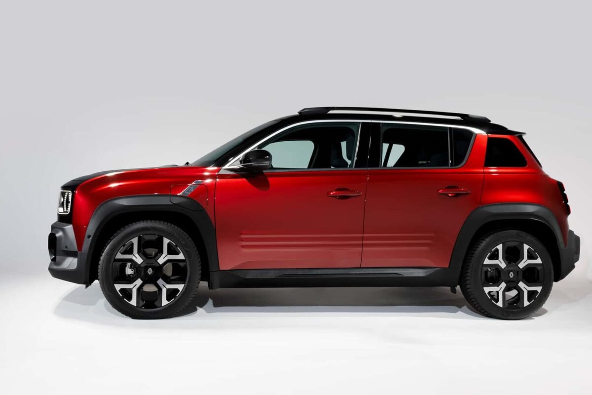 Renault 4 E-Tech profil