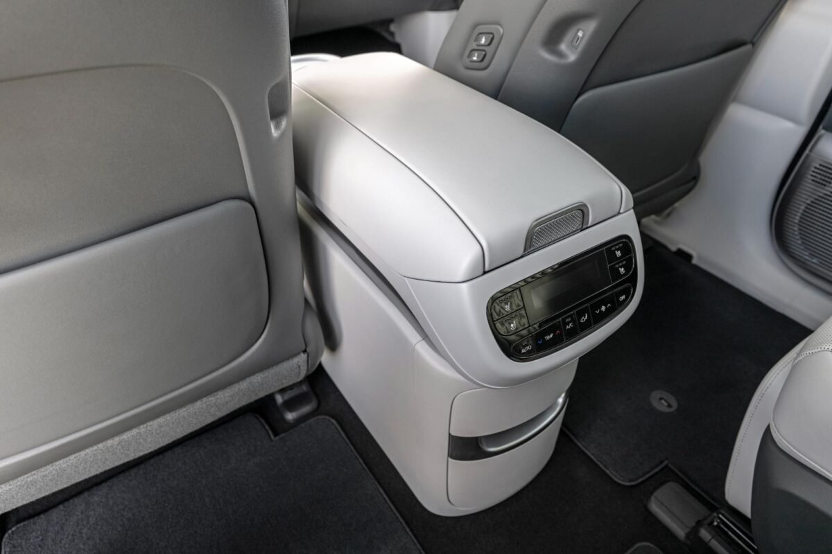 Hyundai Ioniq 9 interior