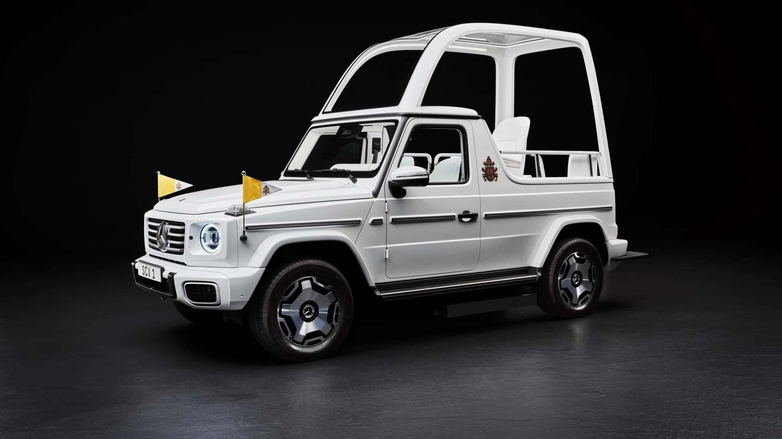 You are currently viewing Primul Papamobil electric: un Mercedes G-Class